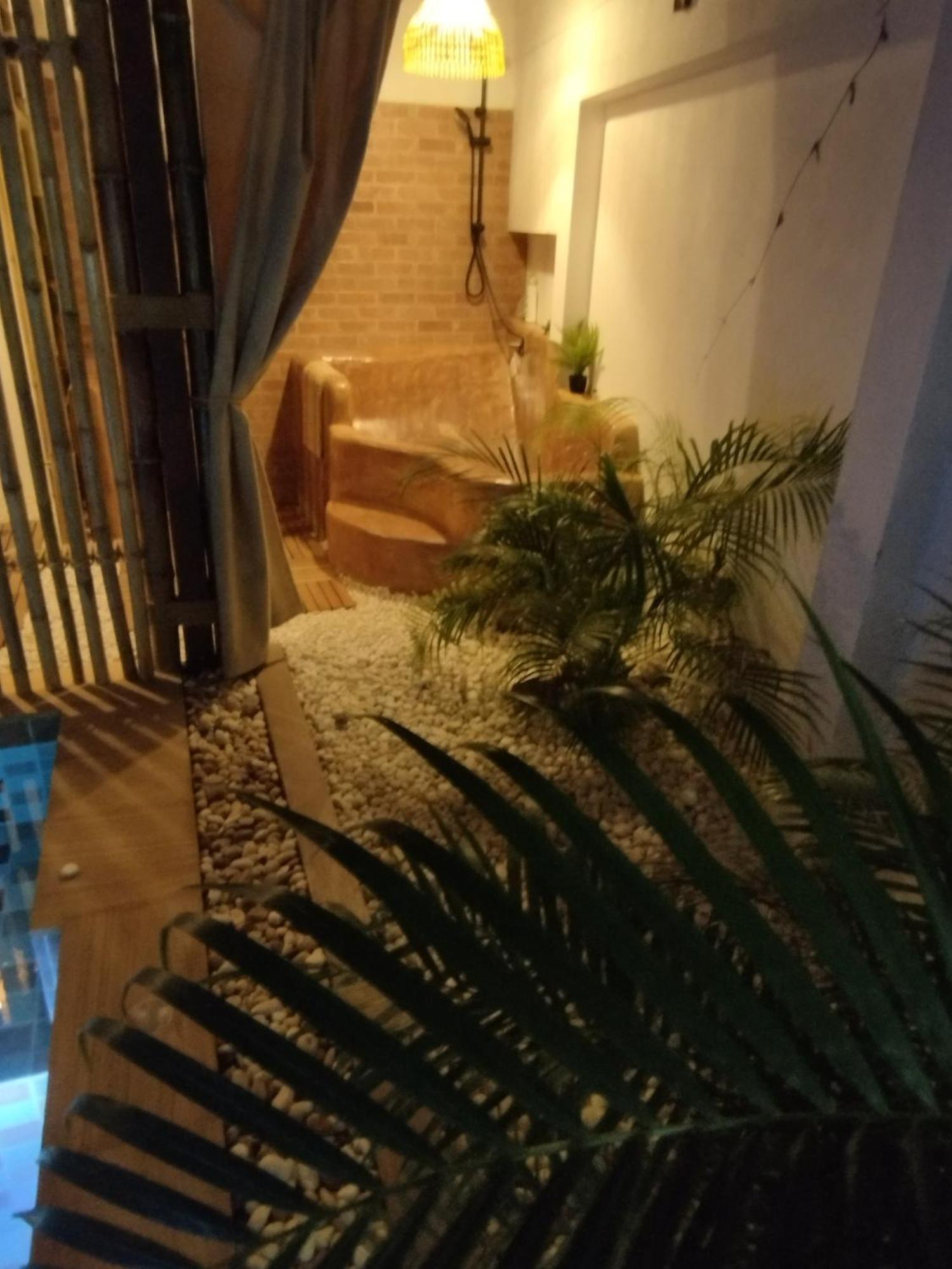 Ở trọ La De Madame Su Chiang Mai